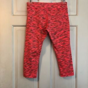 MARIKA BRIGHT TANGERINE CAPRI LEGGINGS NWOT